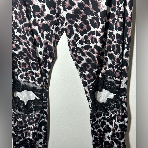 Leopard Print Lace Knee Cutouts High Rise Leggings Size Large - Picture 2 of 4
